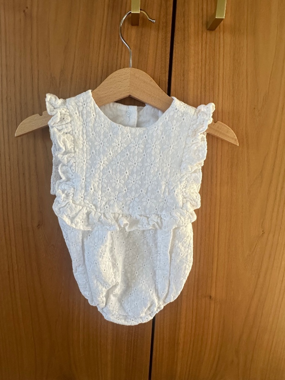Egg by Susan Lazar White Eyelet Bubble Romper 3M